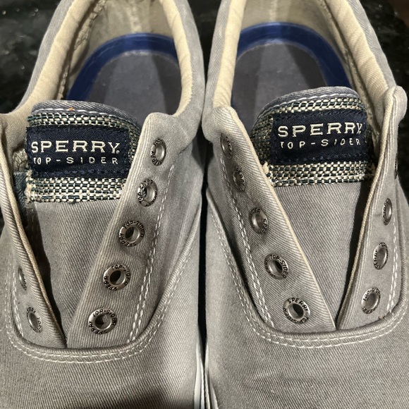 Sperry Halyard Laceless Slip On Top Sider Men’s size 9.5 Gray Canvas Sneaker - Picture 2 of 8